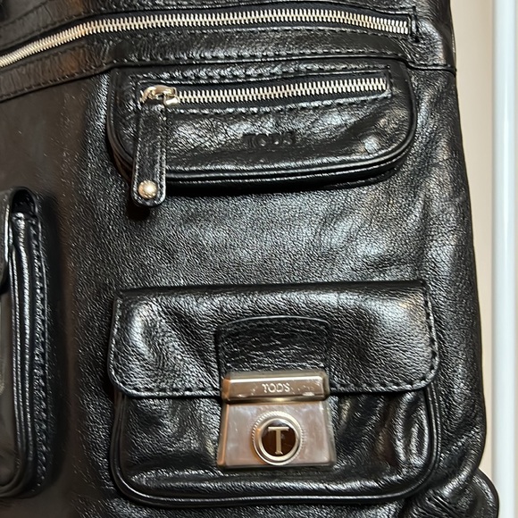 Tod’s black leather tote with multiple front compartments on front and inside - Picture 3 of 8